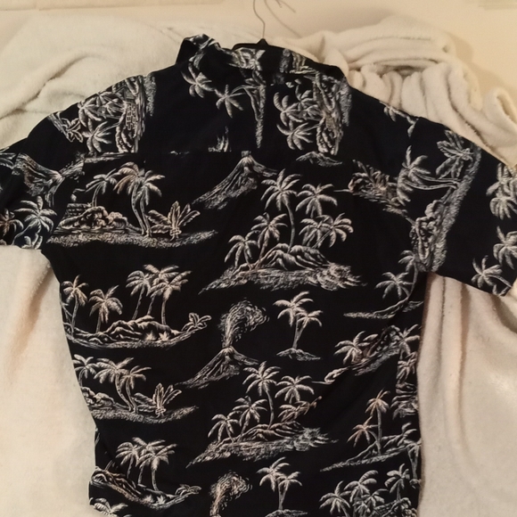 Roundy bay shirt - Picture 3 of 3